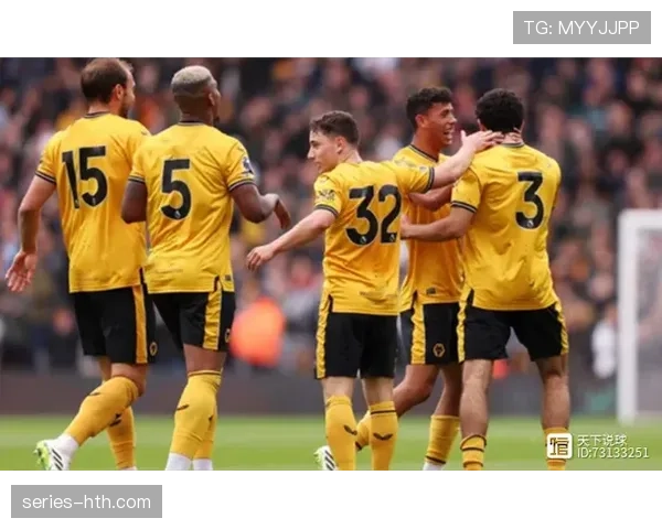 滕哈赫引领曼联新风潮，球队逼抢策略助力状态回暖