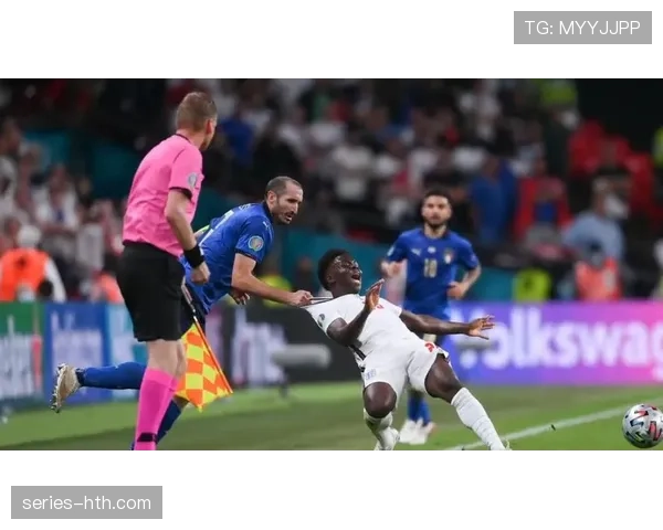 拉拽球衣犯规判罚标准到底如何判断球员是否越界用力？